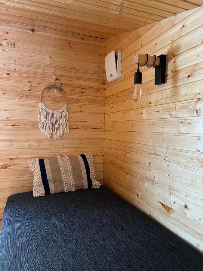 Moodysun Studio, Remote Tiny Home Comarnic Ngoại thất bức ảnh